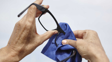 Cleaning glasses